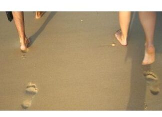 Los beneficios de caminar por la playa caminar por la playa